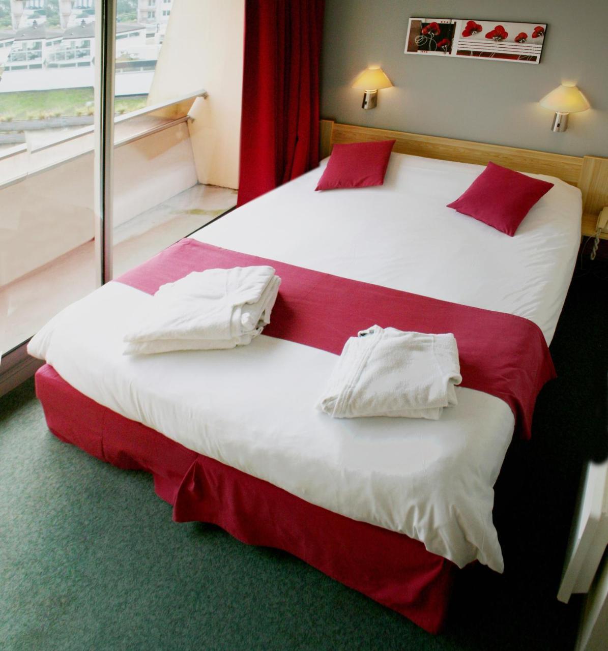 Dax Hotel Екстериор снимка